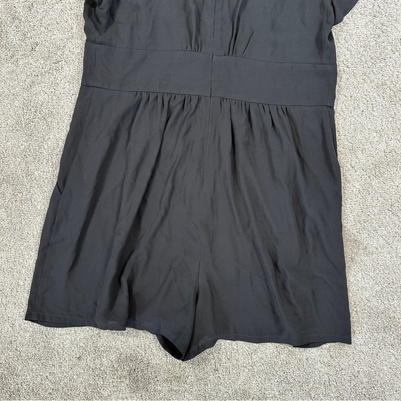 Express Women’s V-Neck Romper Shorts Chiffon Keyhole Back in Black 12 - Picture 8 of 14